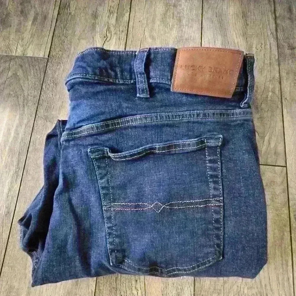 LUCKY BRAND mens size 44x30 jeans, excellent condition